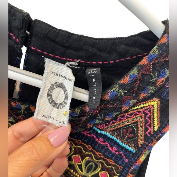 Gorgeous Anthropologie Akemi + Kin Mesa Black Embroidered Tank Top Size 4 - Picture 3 of 15